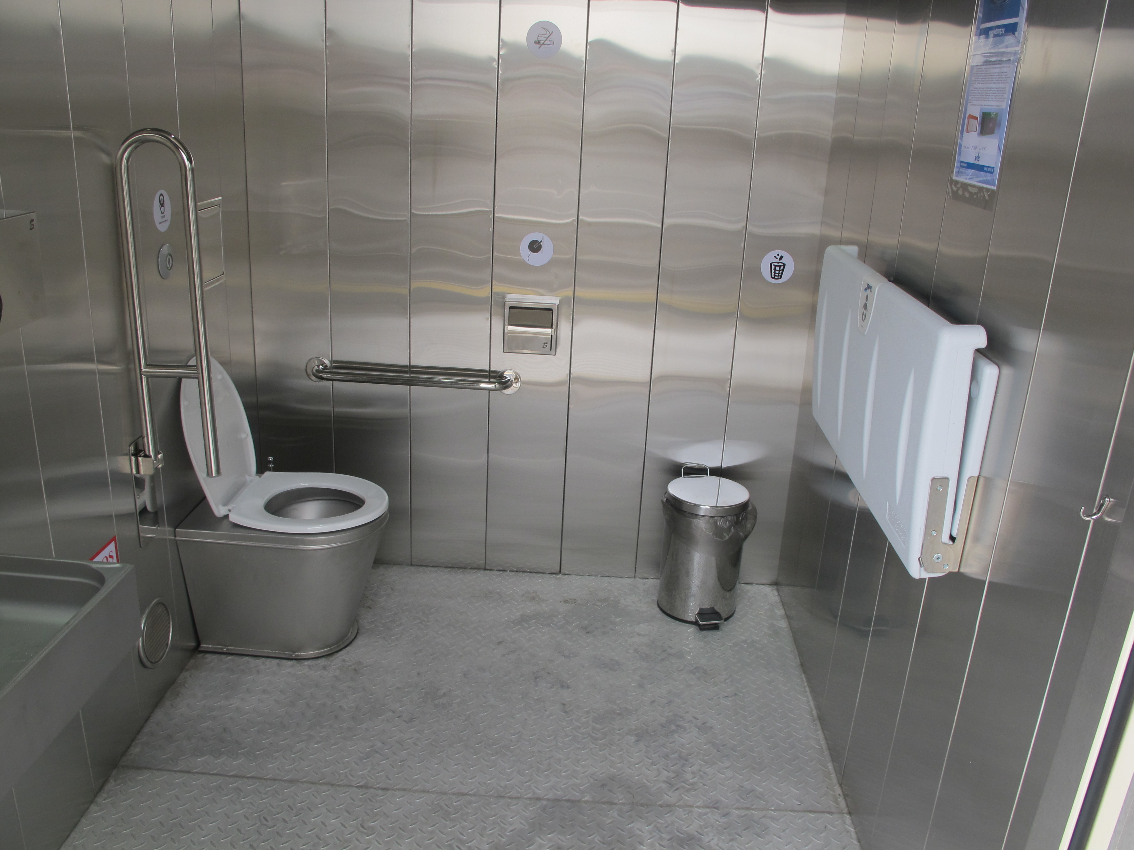 Городской автономный туалетный модуль.